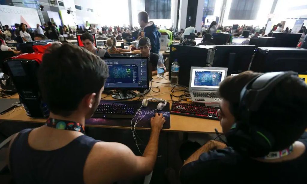 Cursos gratuitos oferecidos pelo Cefope incluem opções nas áreas de idiomas, tecnologia, comunicação e educação. (Foto: Marcelo Camargo/Agência Brasil)