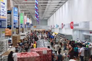 Rede de supermercados em expansão no Brasil anuncia nova unidade e atuação no setor farmacêutico