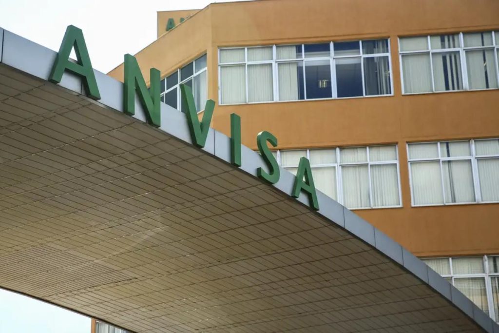 Anvisa proíbe a venda de creme para cabelo e outros produtos em supermercados de todo o país
