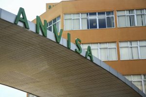 Anvisa proíbe a venda de creme para cabelo e outros produtos em supermercados de todo o país