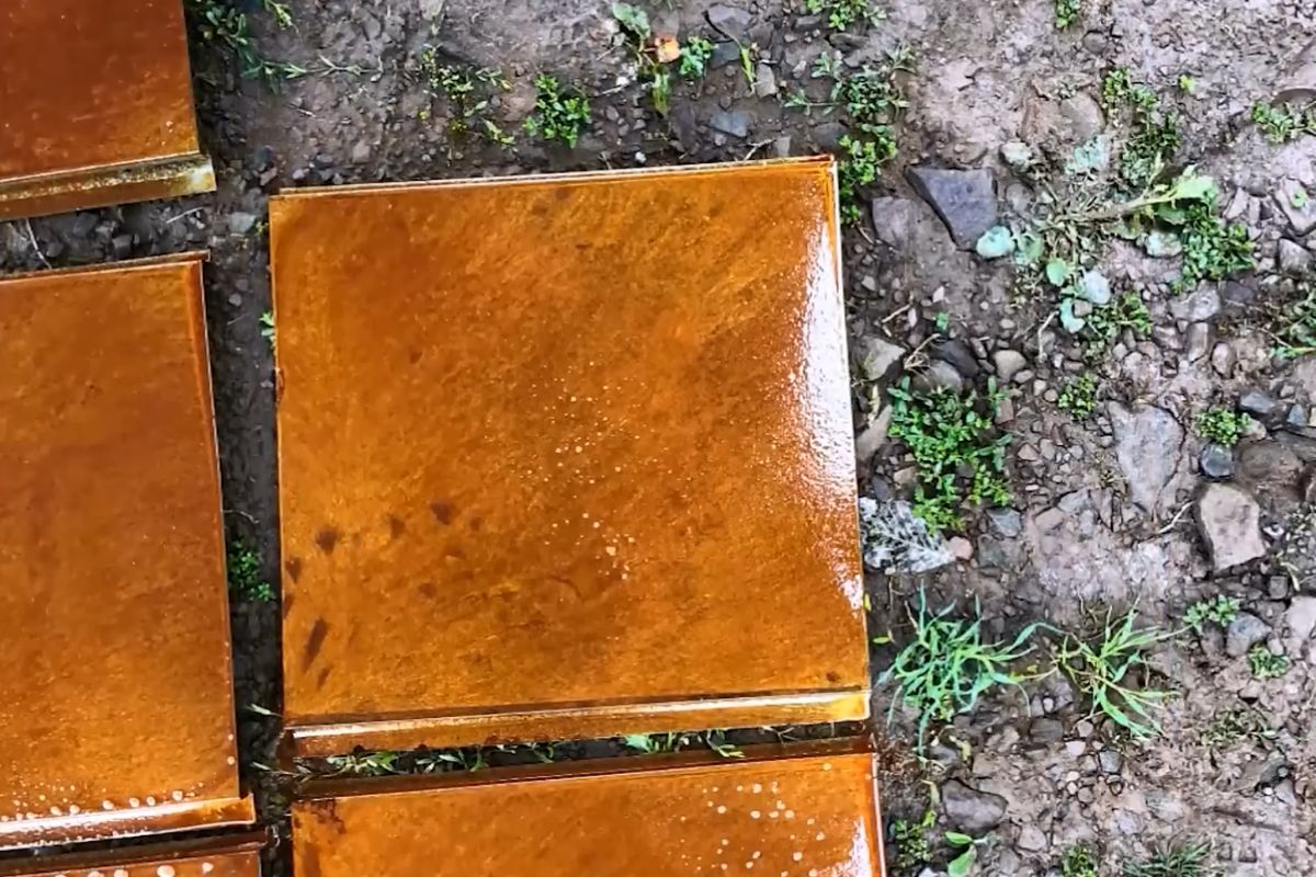Aço Corten desponta como alternativa aos blocos de concreto ao acelerar a construção de muros de contenção e ampliar as possibilidades de acabamento