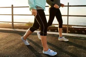 Caminhar cinco dias por semana pode reduzir a gordura corporal e queimar até 78 mil calorias por ano, segundo especialistas