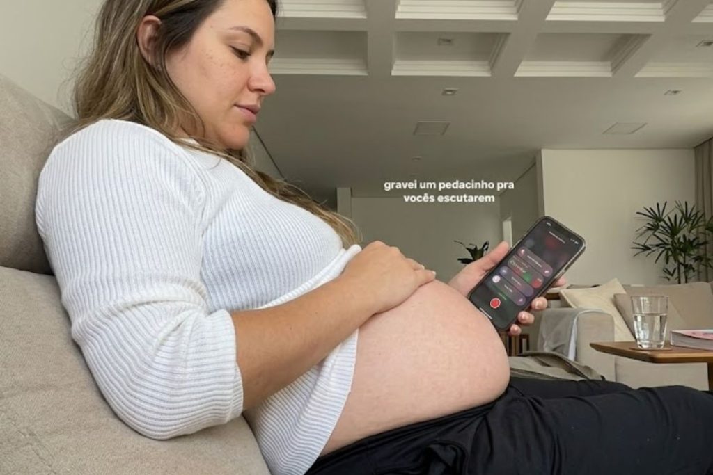 Recurso de audição ao vivo do iPhone pode amplificar sons na gravidez, mas não substitui exames ou acompanhamento médico. (Foto: Captura de tela/Instagram/@araissaviana)