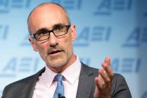 frase de Arthur Brooks para felicidade