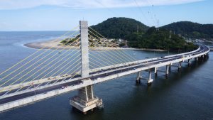 Ponte de Guaratuba reduz travessia para apenas 1 minuto. (Foto: Divulgação DER Paraná.)