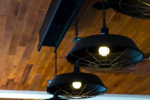 Adeus, cabos pendurados: a solução simples e elegante para luminárias de teto em 2026
