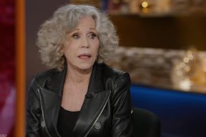Jane Fonda, aos 87 anos: “Levanto às 5h30 e me exercito todos os dias, alternando a parte superior e a inferior do corpo”