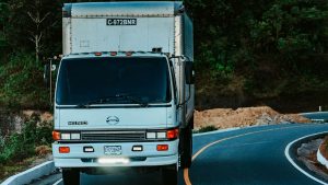 motorista de caminhão foi indenizado ao ser demitido após tratamento de câncer