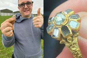Após 7 horas com detector de metais, soldador acha anel de ouro do século XVI na Inglaterra que vai a leilão por mais de R$ 100 mil
