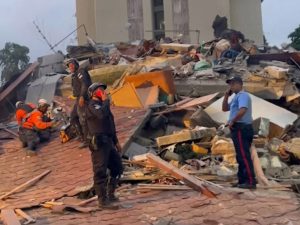 Número de mortes após terremotos na Venezuela sobe para 1.450
