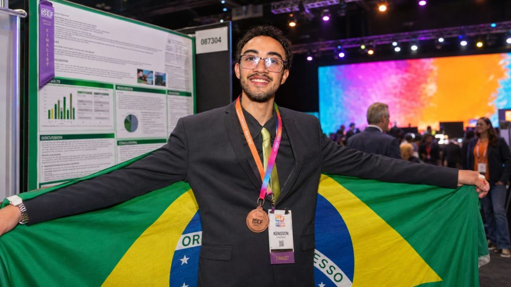 Estudante cria fungicida natural de erva-doce para café. (Foto: Reprodução)