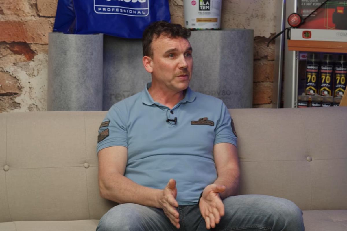 Manuel, pedreiro com mais de 30 anos de experiência: "Há mais mão de obra do que nunca, mas não mão de obra qualificada"