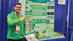 Estudante brasileiro usou fruto do Cerrado para criar repelente que mantém 87% da proteção, é 3 vezes mais eficaz que o industrial e foi premiado na maior feira de ciências do mundo