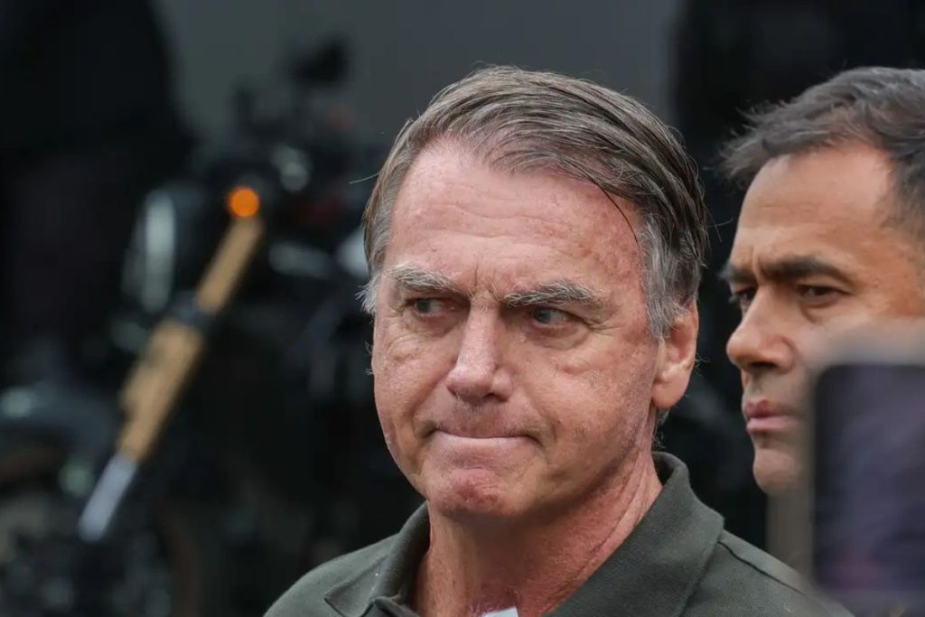 Defesa de Bolsonaro se reúne com Moraes em apelo por manutenção da domiciliar do ex-presidente