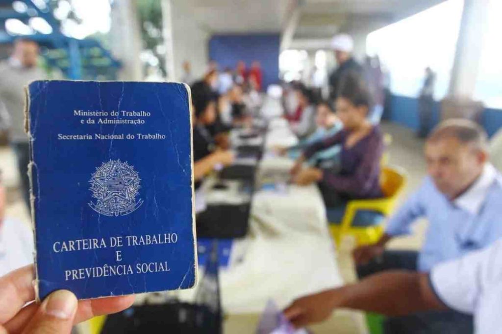 INSS muda 3 regras de aposentadoria em 2026 e permite benefício sem idade mínima fixa para carteira assinada