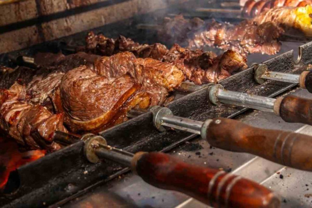 Adeus, churrasco caro: as melhores carnes para comprar e gastar pouco, segundo açougueiros