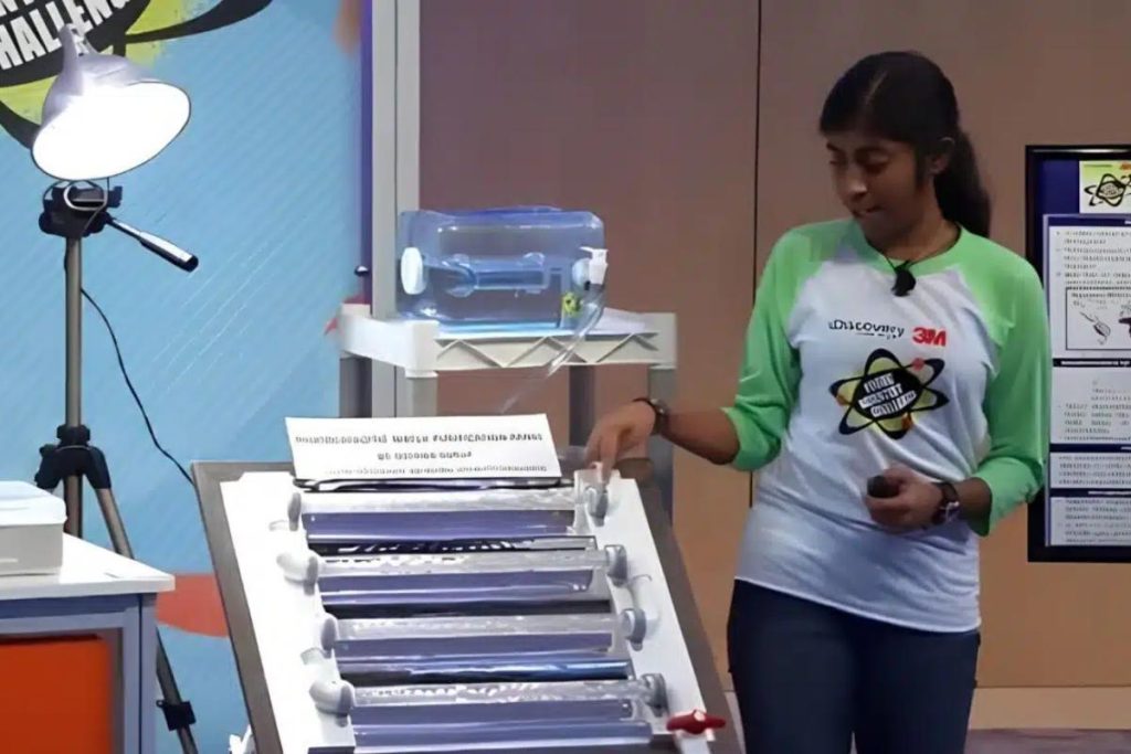 Aos 14 anos, adolescente cria sistema que purifica água só com a luz do sol, sem precisar de energia, e ganha prêmio de R$ 130 mil