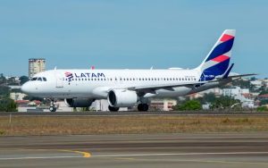 aviao latam voo