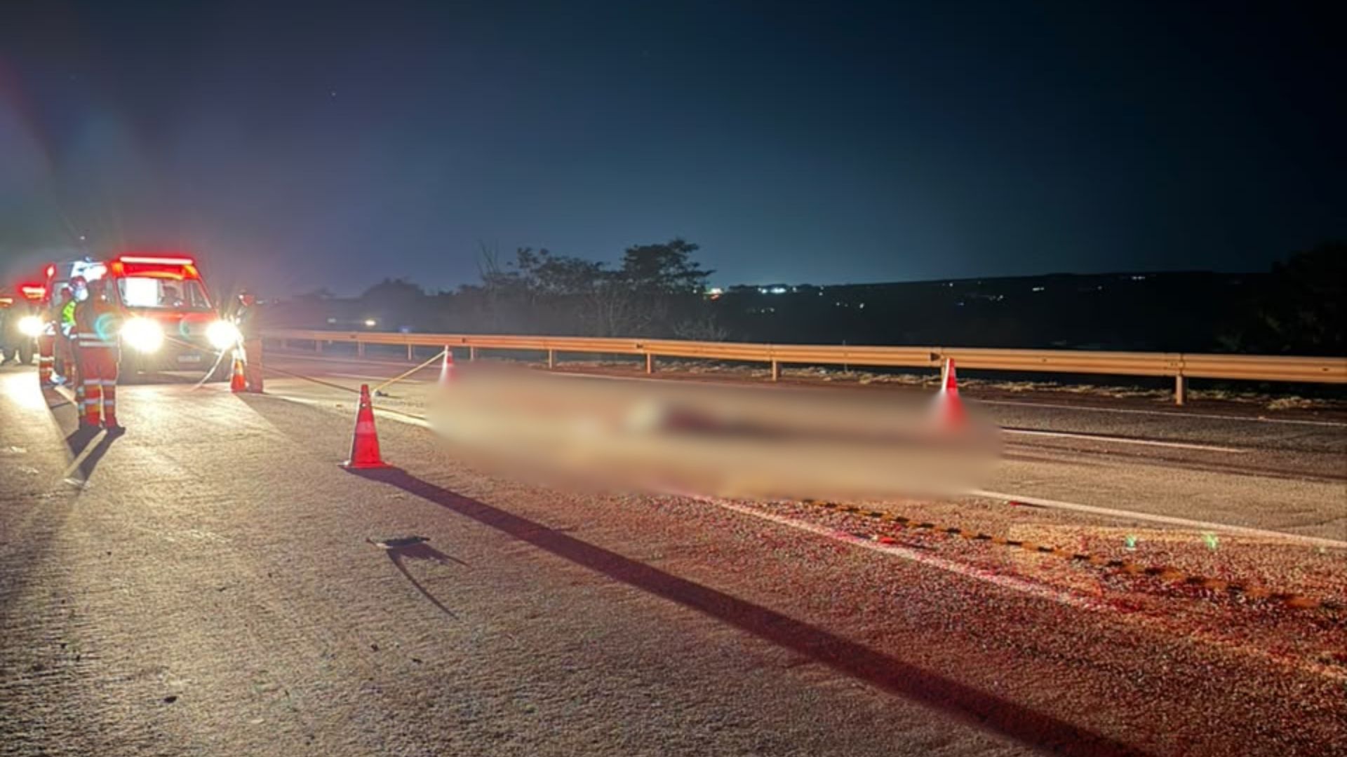 Homem morreu atropelado após tentar atravessar a BR-153.
