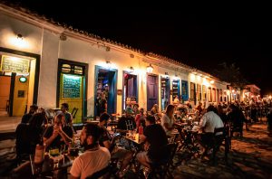 Bares e restaurantes de Goiás não podem cobrar taxa de consumidor por perda de comanda