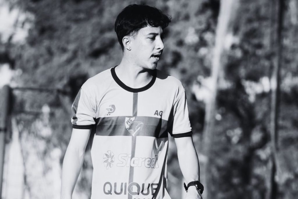 Amigos se despedem de treinador de futebol que morreu aos 23 anos em Goiás: "Um excelente profissional e um ser humano incrível"