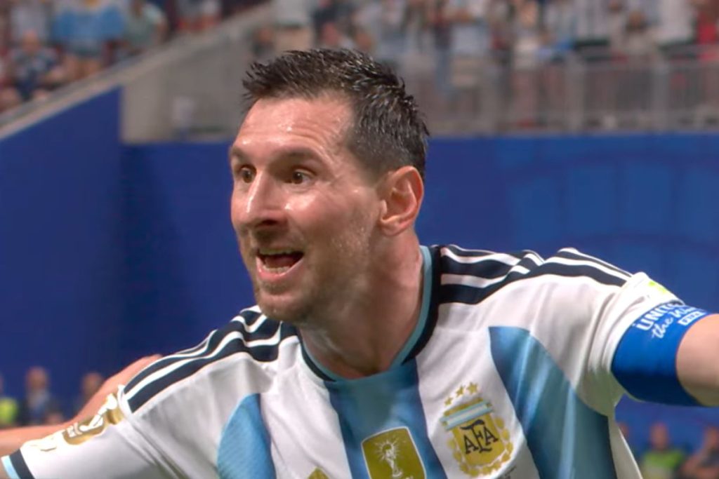 Messi ressuscita a Argentina, vira jogo perdido e coloca campeã nas quartas