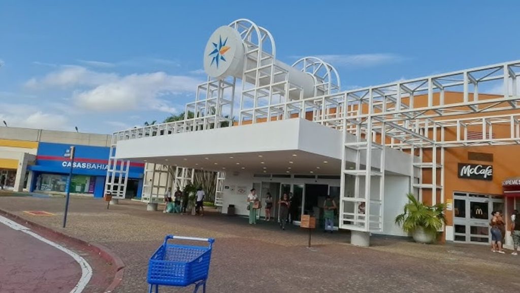 O maior shopping do Brasil tem 13 salas de cinema, mais de 500 lojas, 15 mil vagas de estacionamento e é maior que uma cidade pequena