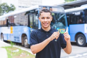 Alunos da Grande Goiânia e Anápolis já podem garantir o Passe Livre Estudantil 2026; veja como solicitar