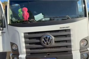 PRF atende denúncia de ameaça e caminhoneiro acaba preso por tráfico na BR-153