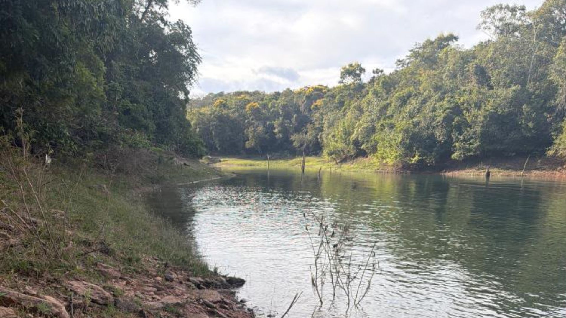 Tia e sobrinho morreram afogados no Lago Corumbá, em Caldas Novas.