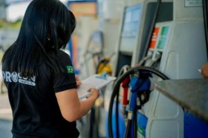 Procon abre quatro processos após encontrar irregularidades em postos de combustíveis de Anápolis