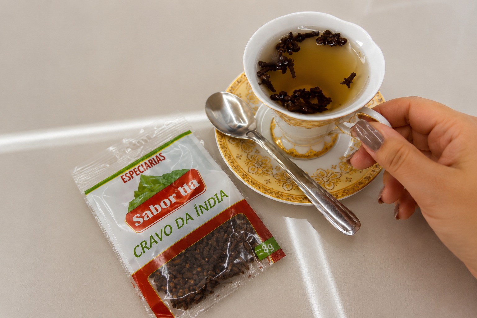 Embrulhar cravo-da-índia em um pano e colocar na gaveta: para que serve e por que é recomendado