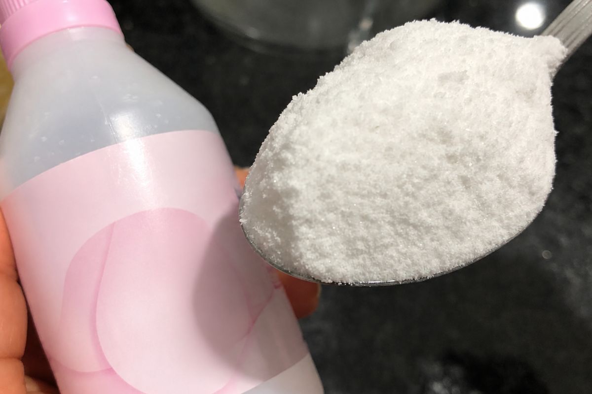 Misturar água oxigenada com sal