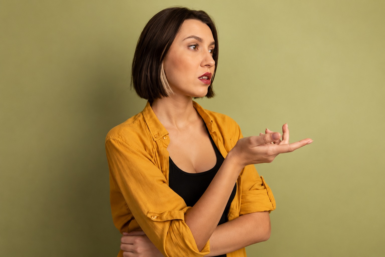 A psicologia afirma que quem fala sozinho em voz alta costuma ter um traço mental específico, segundo estudo