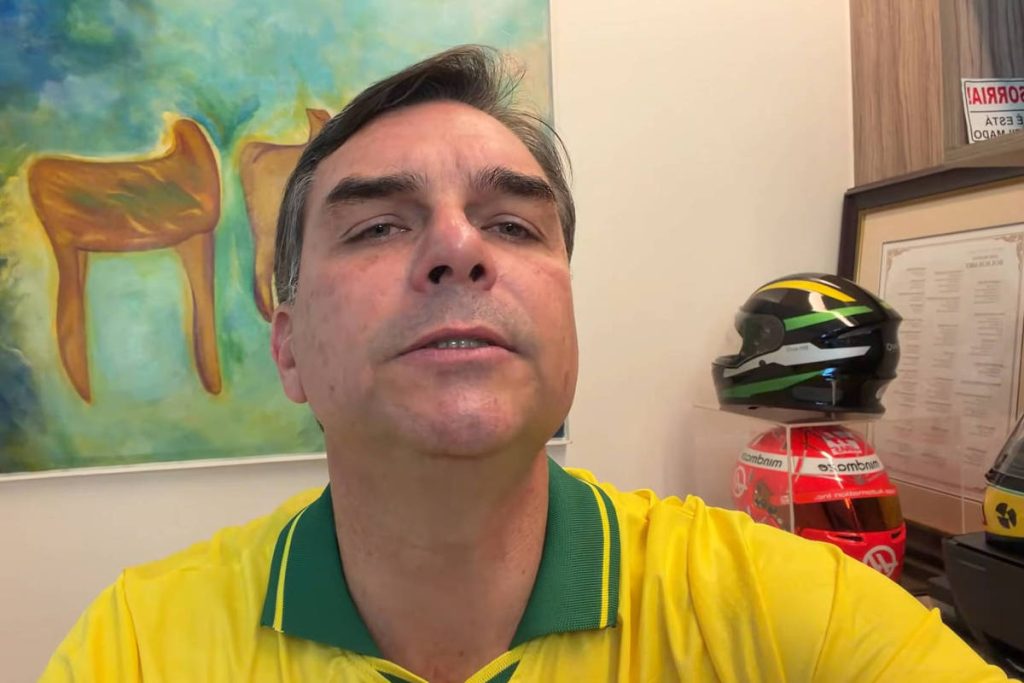 Bolsonaro diz em carta que Flávio é seu porta-voz e candidato, após crise provocada por Michelle