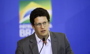 Ricardo Salles afirmou que disputas internas e a exigência de "obediência absoluta" dentro do grupo Bolsonaro têm enfraquecido a direita para as eleições de 2026. (Foto: Marcelo Camargo/Agência Brasil)