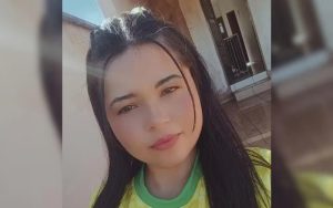 Jovem é assassinada a facadas na frente das filhas em Itumbiara; companheiro é preso