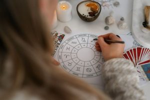 Especialistas apontam os 4 signos que vão ter um recomeço nesta semana, impulsionados pela energia da Lua Nova