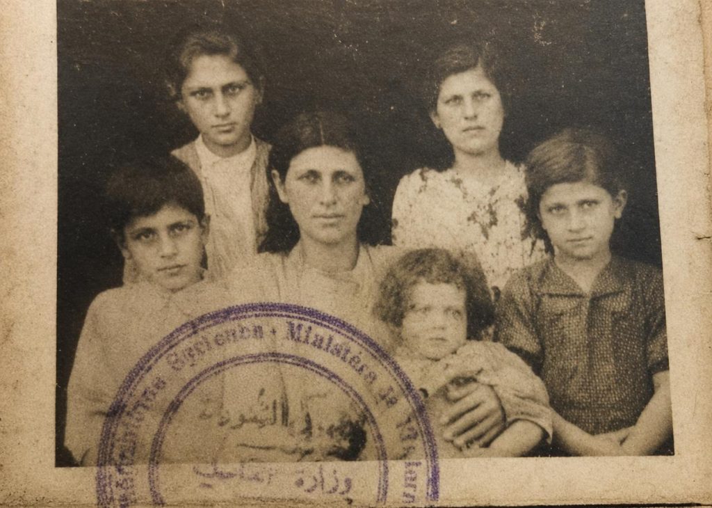 Integrantes da família Hajjar, uma das pioneiras da imigração sírio-libanesa em Anápolis e protagonista no desenvolvimento econômico, urbano e social do município. (Foto: Arquivo pessoal/Daniela Hajjar)