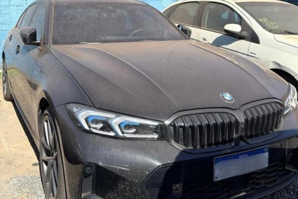 BMW, Hilux e Corvette: TJGO abre leilão com 417 veículos apreendidos