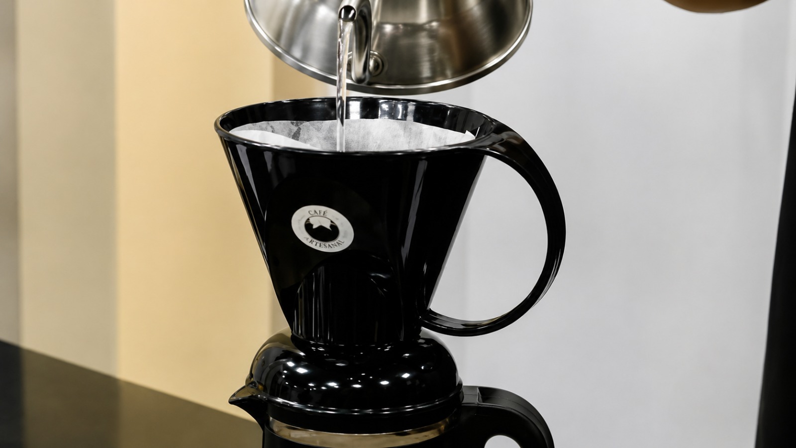 Não é no saquinho, nem no pote: o melhor lugar para guardar o café e não perder o sabor, segundo baristas