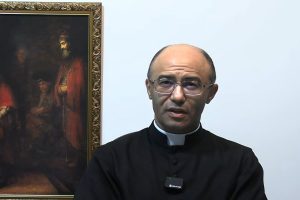 Excomungado, padre que passou por Anápolis afirma ter denunciado "macumba" em templos católicos