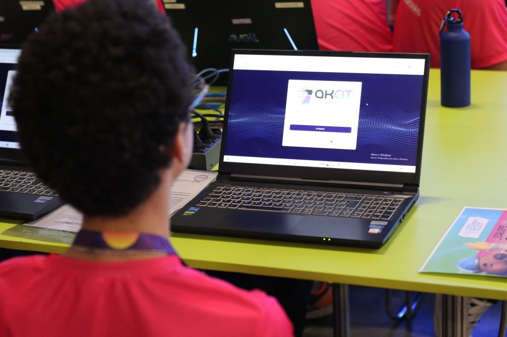 Estudantes podem ganhar até R$ 10 mil em Olimpíada Nacional de Inteligência Artificial promovida por Goiás