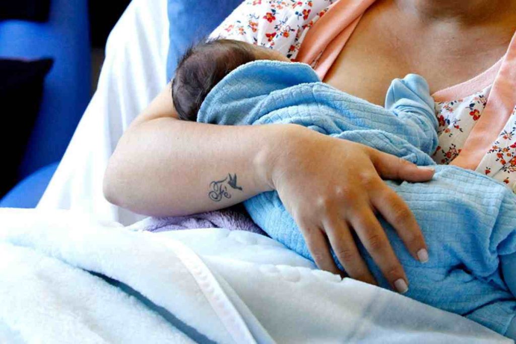 Advogada explica: licença-maternidade não começa no parto, e muita mãe não sabe disso