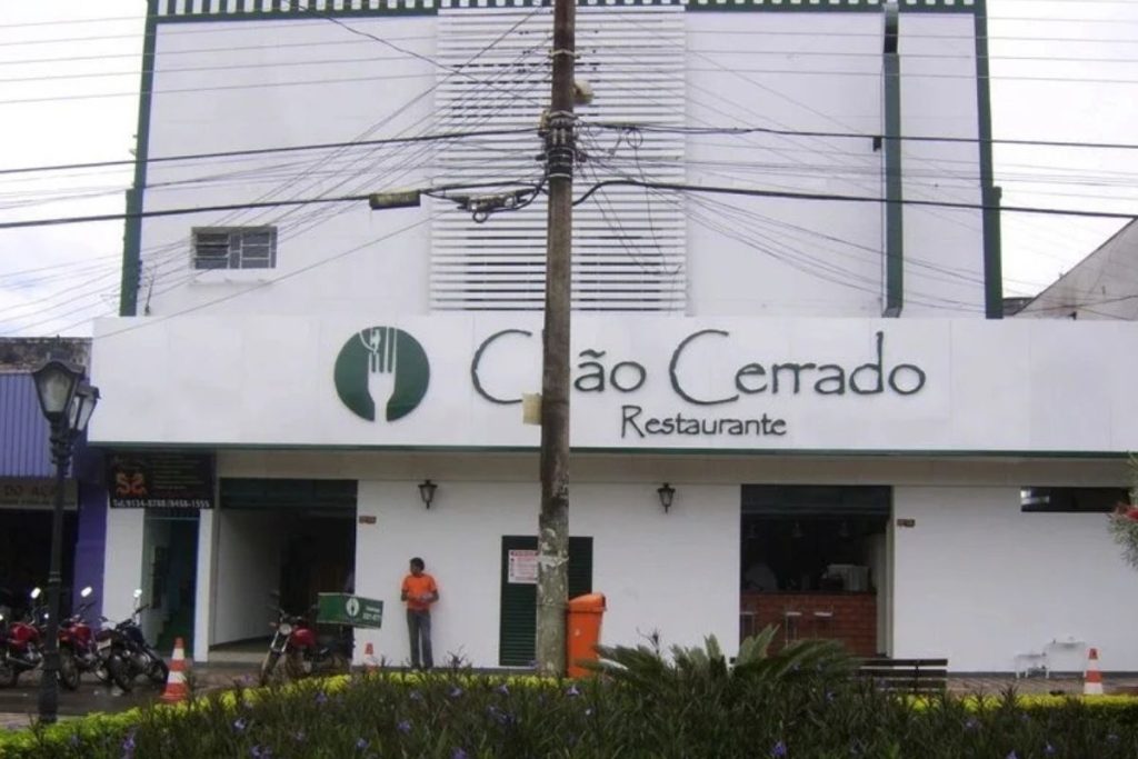 O Restaurante Chão Cerrado conquistou clientes pela comida caseira e pelo buffet variado. (Foto: @anapolisnarede) 