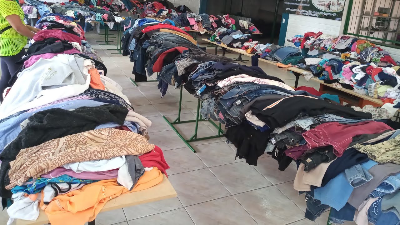 Aos 26 anos, ela herdou dois impérios avaliados em R$ 66 bilhões e, mesmo aos 84, usa roupas de segunda mão, recusa Uber e carro próprio e prefere andar de metrô