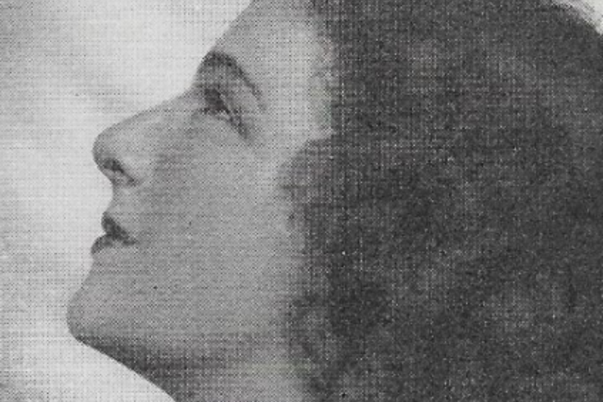 Joan Lowell no cartaz do filme “Garota Aventura”, de 1934. (Foto: Reprodução/IMDB)