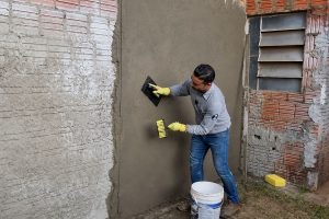 A proporção certa de areia e cimento para fazer o reboco