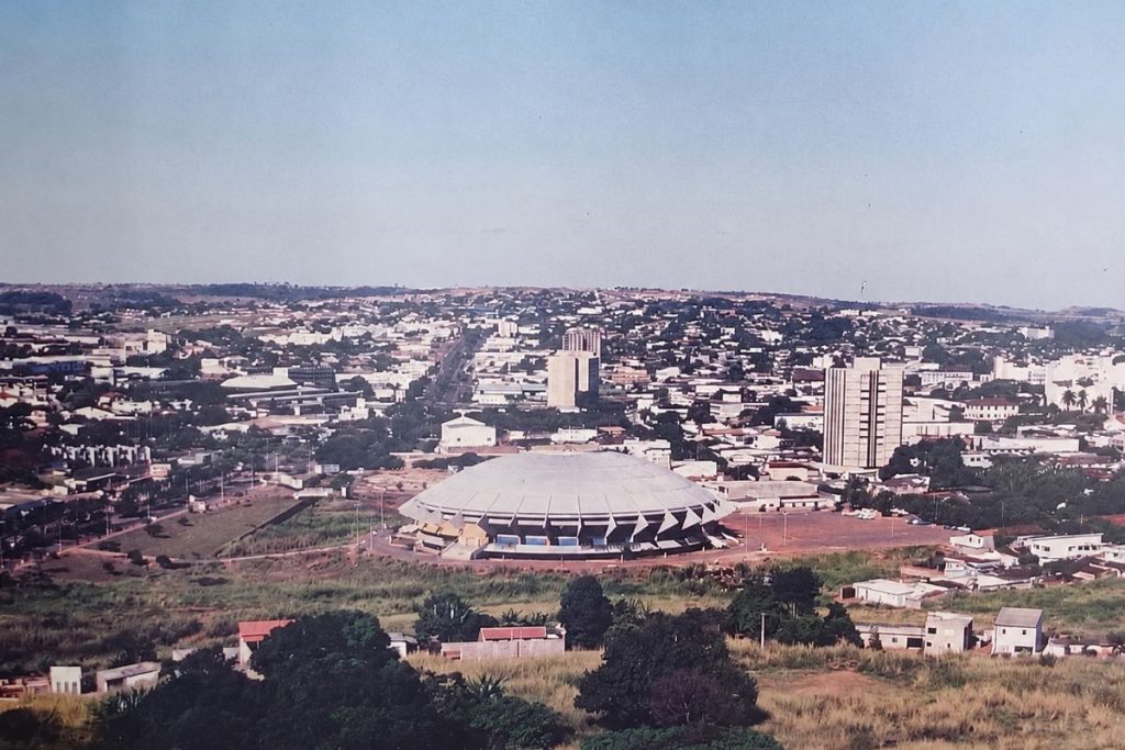 Ginásio Internacional Newton de Faria, em 1992.Foto: Anápolis na Rede.