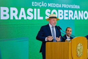 Lula anuncia R$ 18,5 bilhões em auxílio a empresas afetadas pelo tarifaço